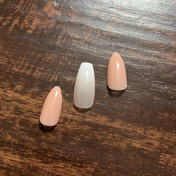 huge fake nail bundle with case - all different colors, sizes, patterns, lengths - Picture 8 of 13